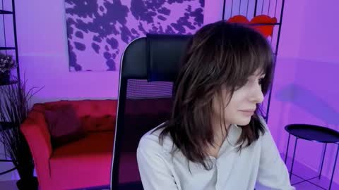 Snapshot of crystallbloom chatting on October 7, 2:31 am crystallbloom online show from October 7, 2:31 am