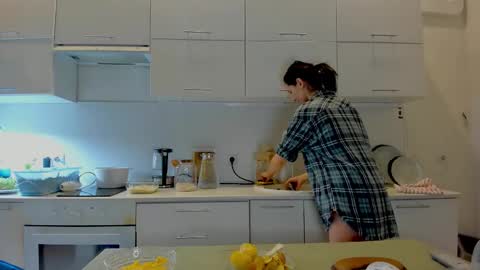 Maria online show from December 4, 3:27 am