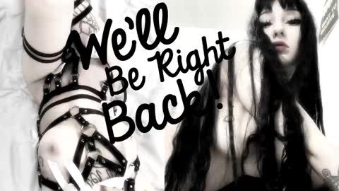 Sasha    Make me moan with patterns   good music here  online show from October 16, 5:03 pm