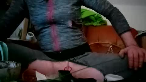 Snapshot of crystelweed chatting on November 3, 11:26 pm crystelweed online show from November 3, 11:26 pm