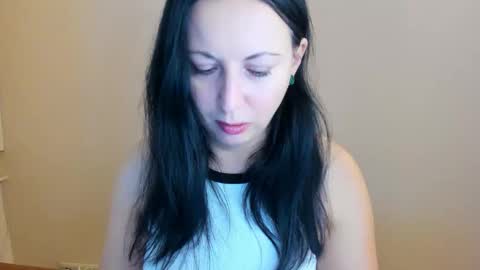 Snapshot of cuckqueenxxl chatting on October 18, 1:45 pm HELEN online show from October 18, 1:45 pm