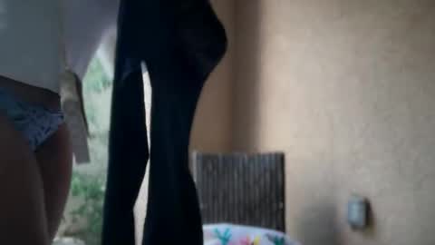 Snapshot of cum2charmxx chatting on November 5, 6:30 pm cum2charmxx online show from November 5, 6:30 pm