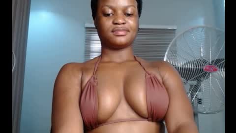 Snapshot of cum_ebony_petitxx chatting on September 15, 7:30 am cath online show from September 15, 7:30 am