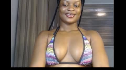 Snapshot of cum_ebony_petitxx chatting on October 31, 7:09 am cath online show from October 31, 7:09 am