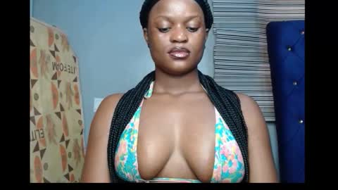 Snapshot of cum_ebony_petitxx chatting on November 10, 7:18 am cath online show from November 10, 7:18 am