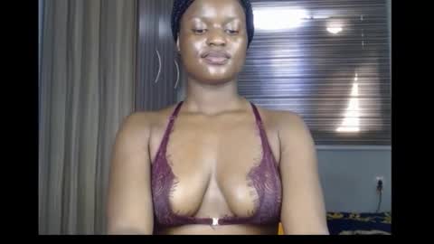 Snapshot of cum_ebony_petitxx chatting on November 17, 7:36 am cath online show from November 17, 7:36 am