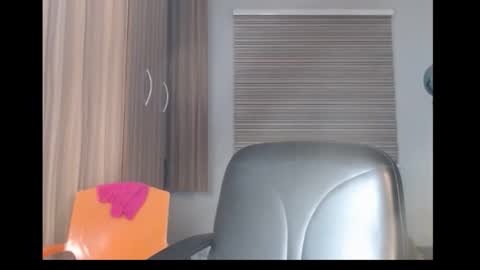 Snapshot of cum_ebony_petitxx chatting on November 19, 3:50 am cath online show from November 19, 3:50 am