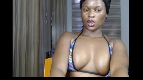 Snapshot of cum_ebony_petitxx chatting on November 19, 4:07 pm cath online show from November 19, 4:07 pm