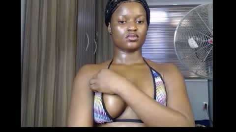 Snapshot of cum_ebony_petitxx chatting on November 20, 8:14 am cath online show from November 20, 8:14 am