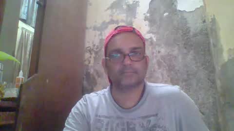 Snapshot of cum_l chatting on December 18, 8:42 am Noha online show from December 18, 8:42 am