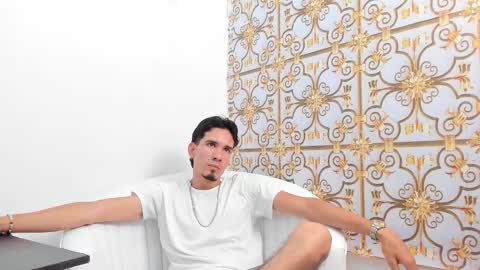 JOHN online show from October 29, 3:09 am