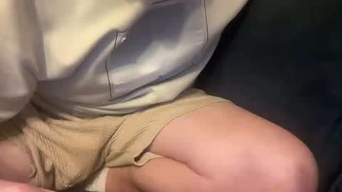 Snapshot of cumfar1985 chatting on November 19, 12:32 am Cumfar online show from November 19, 12:32 am