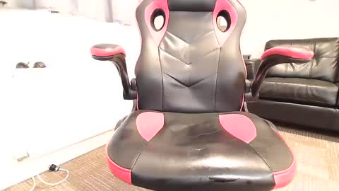 MichellCock online show from March 9, 1:59 pm