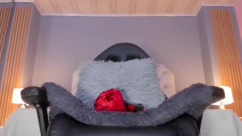 Cumming Loving online show from September 13, 8:19 pm