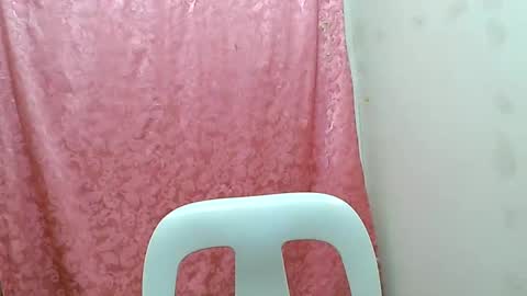 Snapshot of curious_girl247 chatting on February 19, 10:31 pm curious_girl247 online show from February 19, 10:31 pm