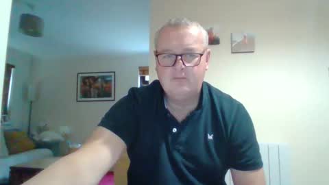 Snapshot of curiousax77 chatting on December 13, 10:19 am curiousax77 online show from December 13, 10:19 am