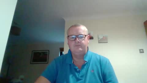 Snapshot of curiousax77 chatting on December 18, 9:58 am curiousax77 online show from December 18, 9:58 am