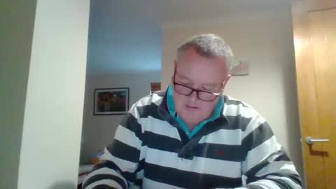 Snapshot of curiousax77 chatting on December 19, 10:13 am curiousax77 online show from December 19, 10:13 am