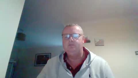 Snapshot of curiousax77 chatting on February 22, 8:40 am curiousax77 online show from February 22, 8:40 am