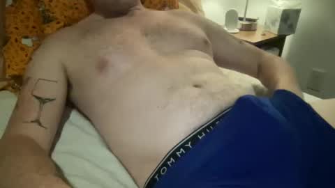 Snapshot of curiousmax18 chatting on December 2, 9:17 pm Maxx online show from December 2, 9:17 pm