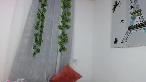 Snapshot of curiuscouplehot chatting on October 16, 10:16 am Pablo and emma online show from October 16, 10:16 am