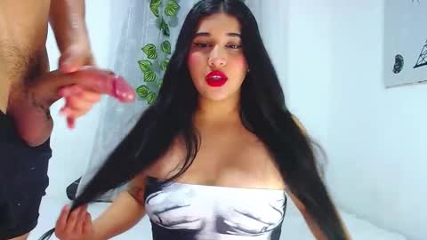 Snapshot of curiuscouplehot chatting on November 23, 10:31 pm Pablo and emma online show from November 23, 10:31 pm