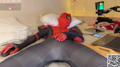 Snapshot of curlyboyy_ chatting on January 13, 5:44 pm Mike pvt is open online show from January 13, 5:44 pm