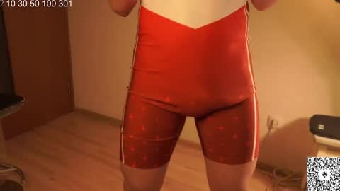 Snapshot of curlyboyy_ chatting on February 25, 2:54 pm Mike pvt is open online show from February 25, 2:54 pm