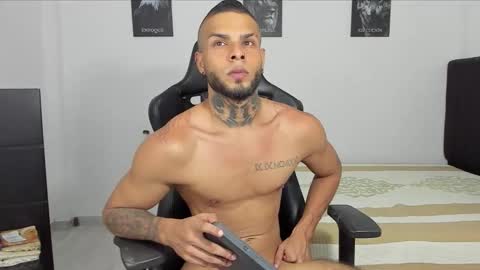 Snapshot of curtis_blake chatting on September 16, 1:39 am curtis_blake online show from September 16, 1:39 am