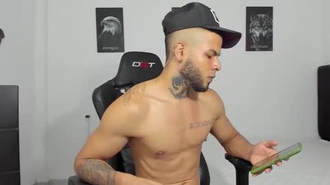 Snapshot of curtis_blake chatting on October 4, 6:06 pm curtis_blake online show from October 4, 6:06 pm