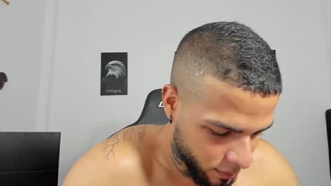 Snapshot of curtis_blake chatting on October 21, 1:06 am curtis_blake online show from October 21, 1:06 am