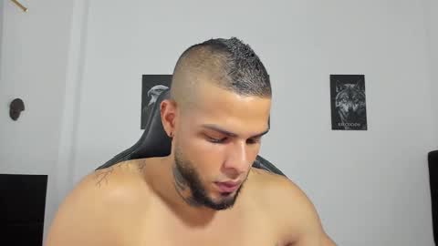 Snapshot of curtis_blake chatting on November 14, 2:32 am curtis_blake online show from November 14, 2:32 am