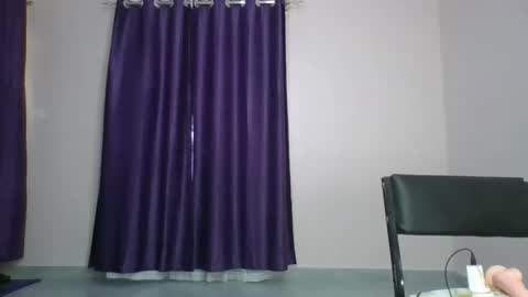 Snapshot of curvy_essie chatting on February 10, 9:14 am Essie online show from February 10, 9:14 am