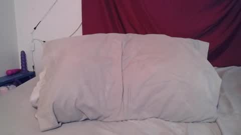 Snapshot of curvygamerceline chatting on September 8, 6:29 pm Celine Fawe online show from September 8, 6:29 pm