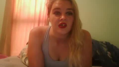 Snapshot of curvymom2025 chatting on November 7, 9:26 pm curvymom2025 online show from November 7, 9:26 pm