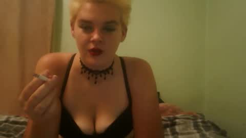 Snapshot of curvymom2025 chatting on November 18, 8:46 pm curvymom2025 online show from November 18, 8:46 pm