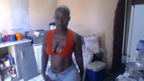 curvypear76x online show from December 4, 7:17 am