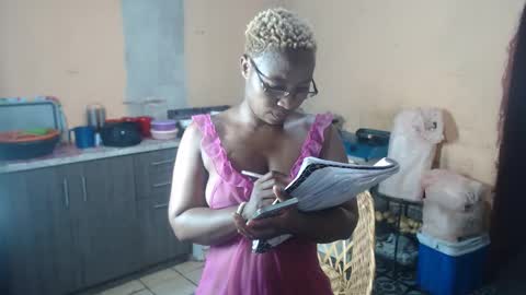 curvypear76x online show from January 3, 6:57 pm