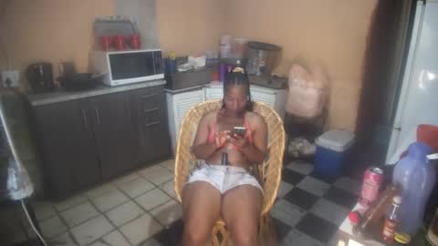 curvypear76x online show from October 23, 9:30 am