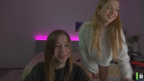 Snapshot of cute_beauty chatting on December 22, 9:09 pm Amanda online show from December 22, 9:09 pm