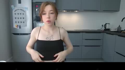 Snapshot of cute_beauty chatting on November 22, 12:04 pm Amanda online show from November 22, 12:04 pm