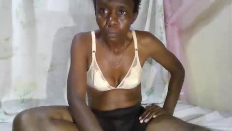 Snapshot of cute_divah4 chatting on October 6, 12:02 pm cute_divah4 online show from October 6, 12:02 pm