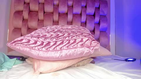 Stacy online show from December 3, 5:09 am