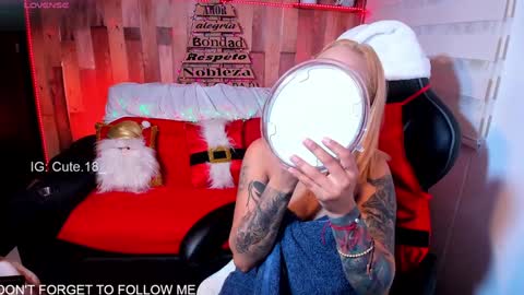    Independent Model online show from December 3, 11:24 pm