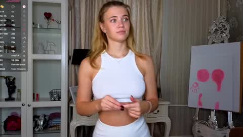 Snapshot of cute_fox_girl chatting on October 18, 7:31 am Anne online show from October 18, 7:31 am