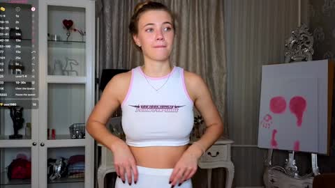 Snapshot of cute_fox_girl chatting on October 24, 7:38 am Anne online show from October 24, 7:38 am