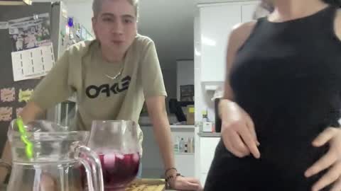 Cute friends online show from December 1, 1:43 am