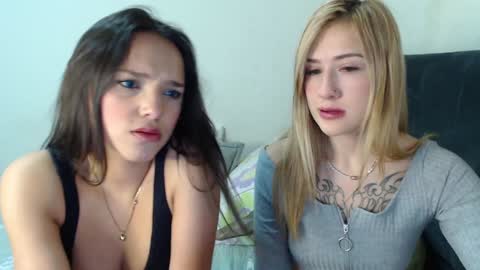 Snapshot of cute_isaa chatting on December 11, 4:53 pm Isabella online show from December 11, 4:53 pm