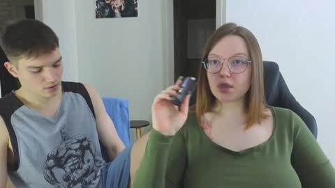 Snapshot of cute_junk chatting on December 16, 2:36 am Kite and Jack online show from December 16, 2:36 am