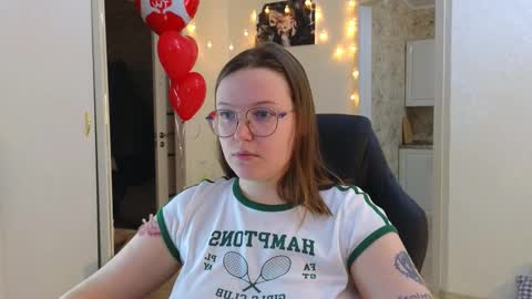 Snapshot of cute_junk chatting on February 14, 6:19 pm Kite and Jack online show from February 14, 6:19 pm